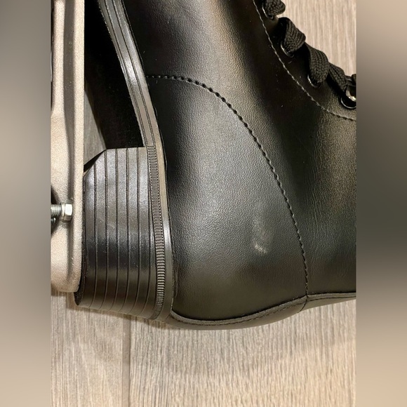 CHICAGO Skates Black Quad Roller Adjustable High Top Design Indoor Outdoor - Picture 6 of 16